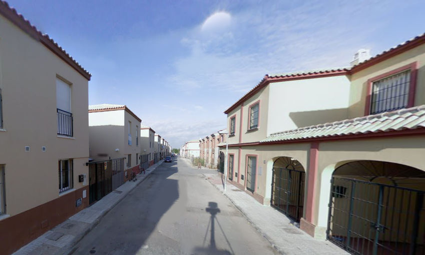 Casa adosada en venda a Maria, Cantillana