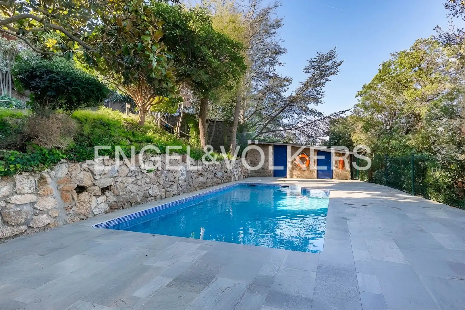 Swimming pool of Houses for sale in Barcelona  with Heating, Private garden and Parquet flooring
