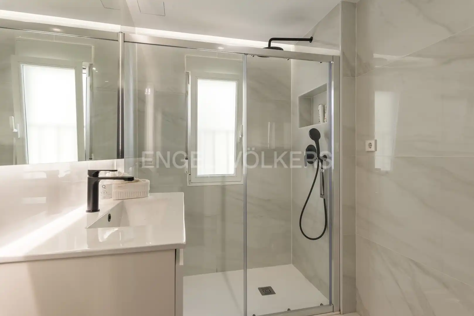 Baño de Ático de alquiler en Madrid con Aire acondicionado, Calefacción y Terraza