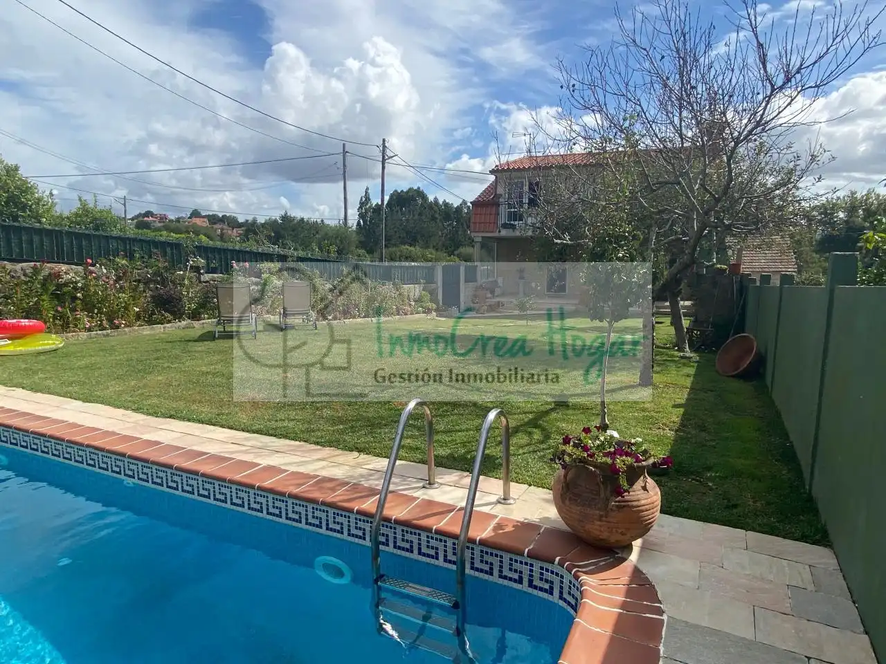 Piscina de Casa o xalet en venda en Vigo  amb Calefacció, Jardí privat i Terrassa