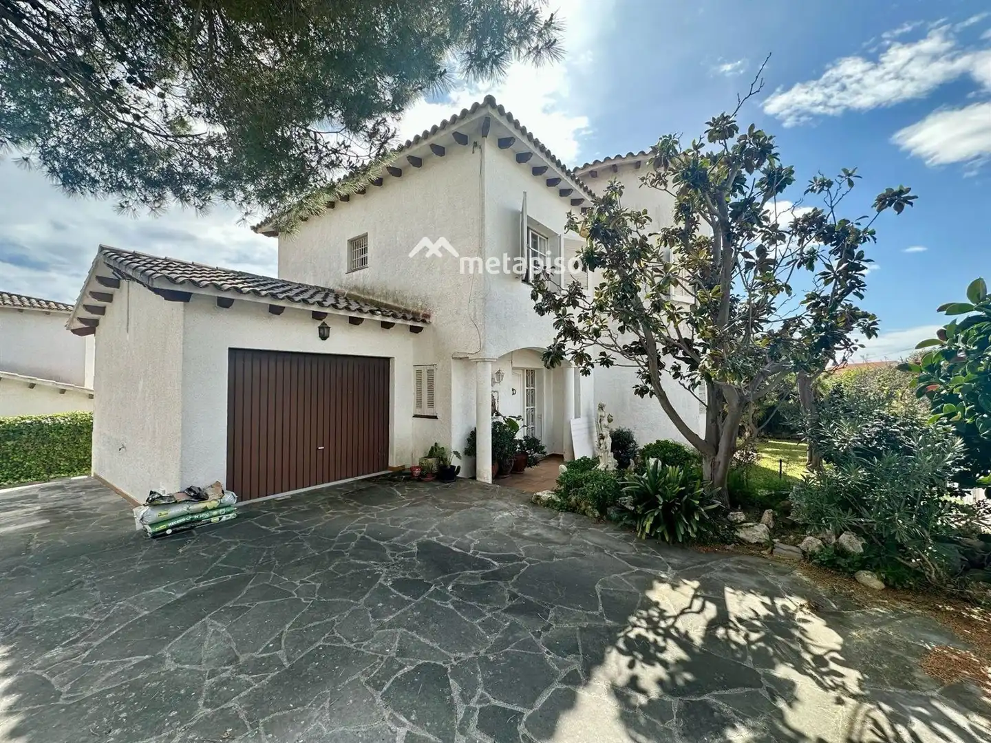 Vista exterior de Casa o xalet en venda en El Vendrell amb Terrassa, Traster i Piscina