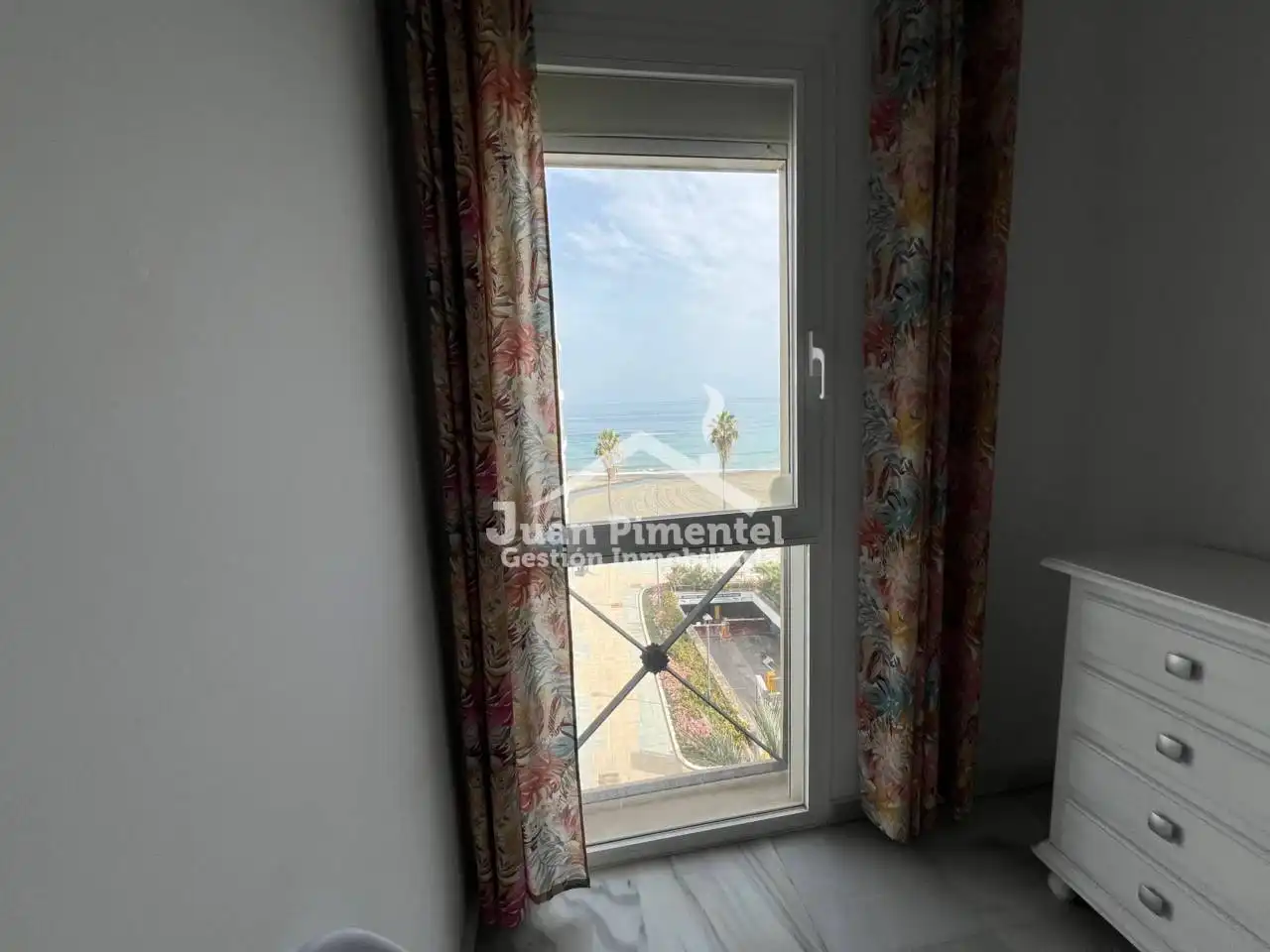 Habitación de Apartamento en venta en Estepona con Aire acondicionado, Terraza y Amueblado