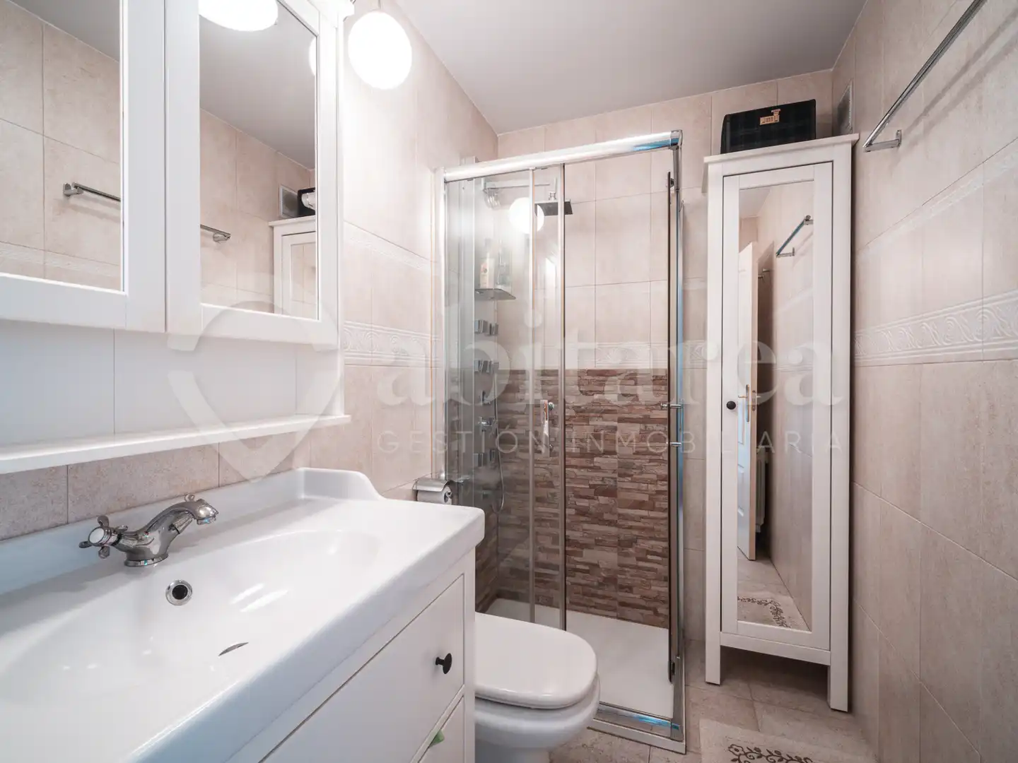 Badezimmer von Maisonette zum Verkauf in Santander mit Heizung, Parkett und Abstellraum