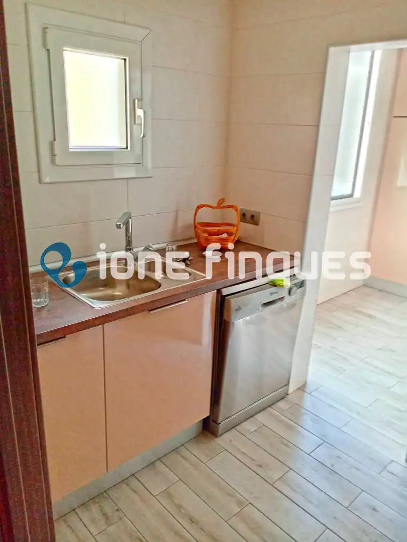 Kitchen of Flat for sale in Badalona  with Heating, Private garden and Balcony