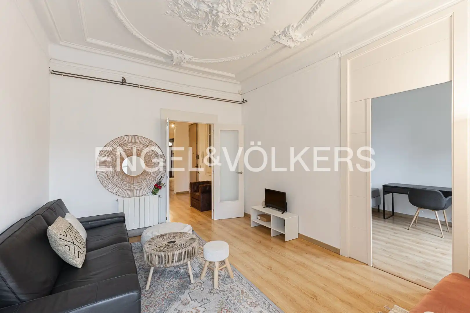 Vista exterior de Piso en venta en Eixample