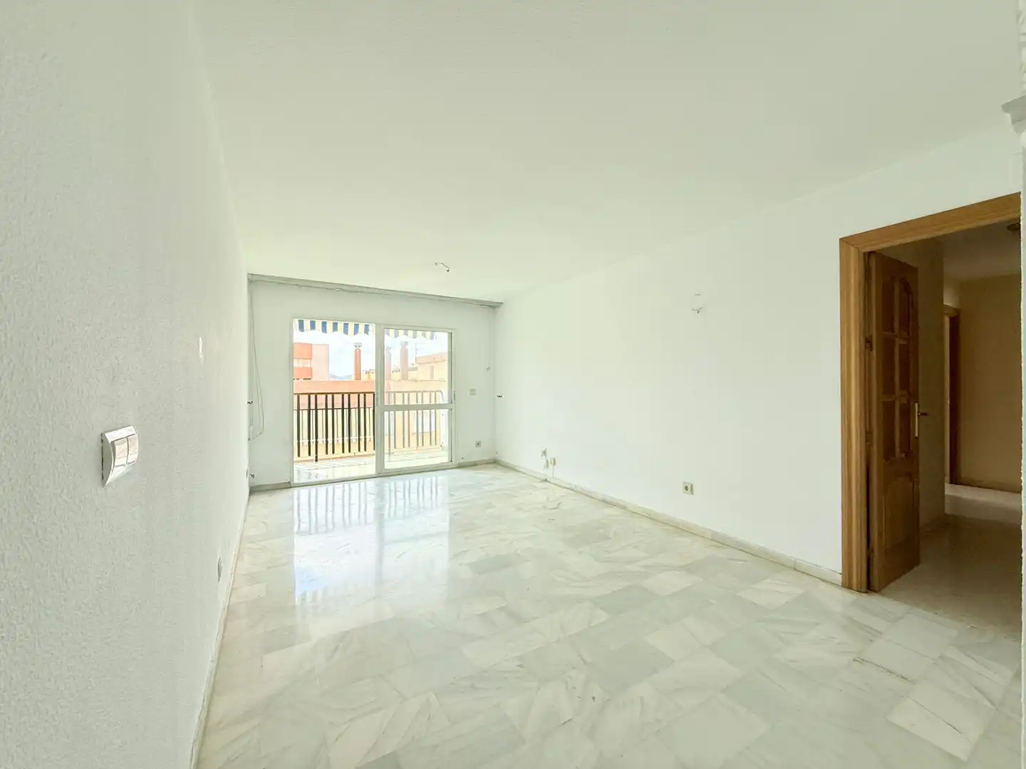 Sala d'estar de Pis en venda en Fuengirola amb Terrassa i Piscina comunitària