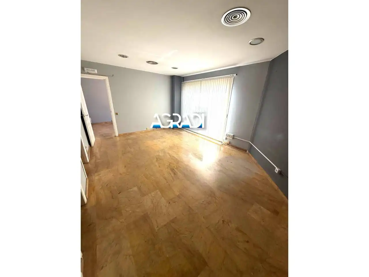 Local comercial de lloguer a Calle lluis vives 35, imagen 9