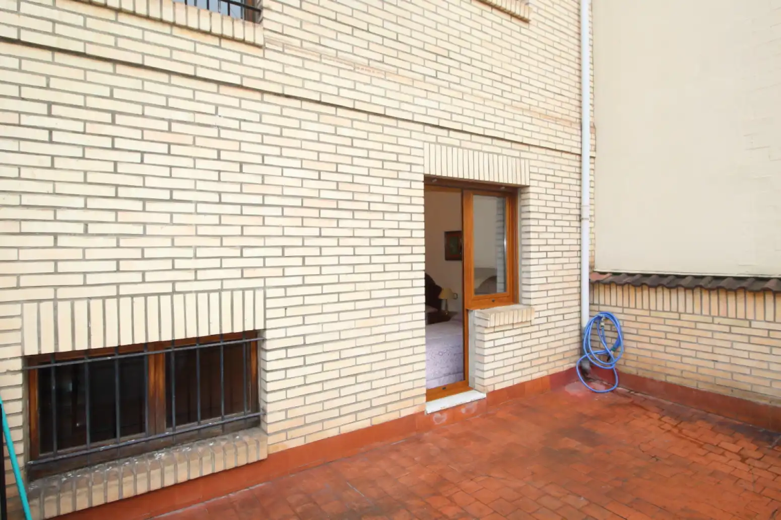 Vista exterior de Piso de alquiler en Gijón  con Calefacción y Terraza