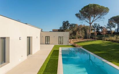 Piscina de Casa o xalet en venda en Llagostera amb Aire condicionat, Calefacció i Jardí privat
