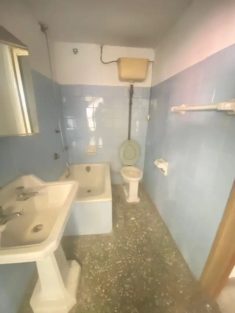 Badezimmer von Einfamilien-Reihenhaus zum Verkauf in Langreo mit Terrasse und Abstellraum