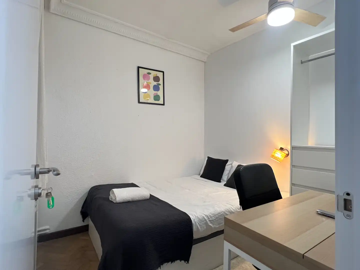 Dormitori de Pis per a compartir en  Madrid Capital amb Calefacció, Moblat i Rentadora