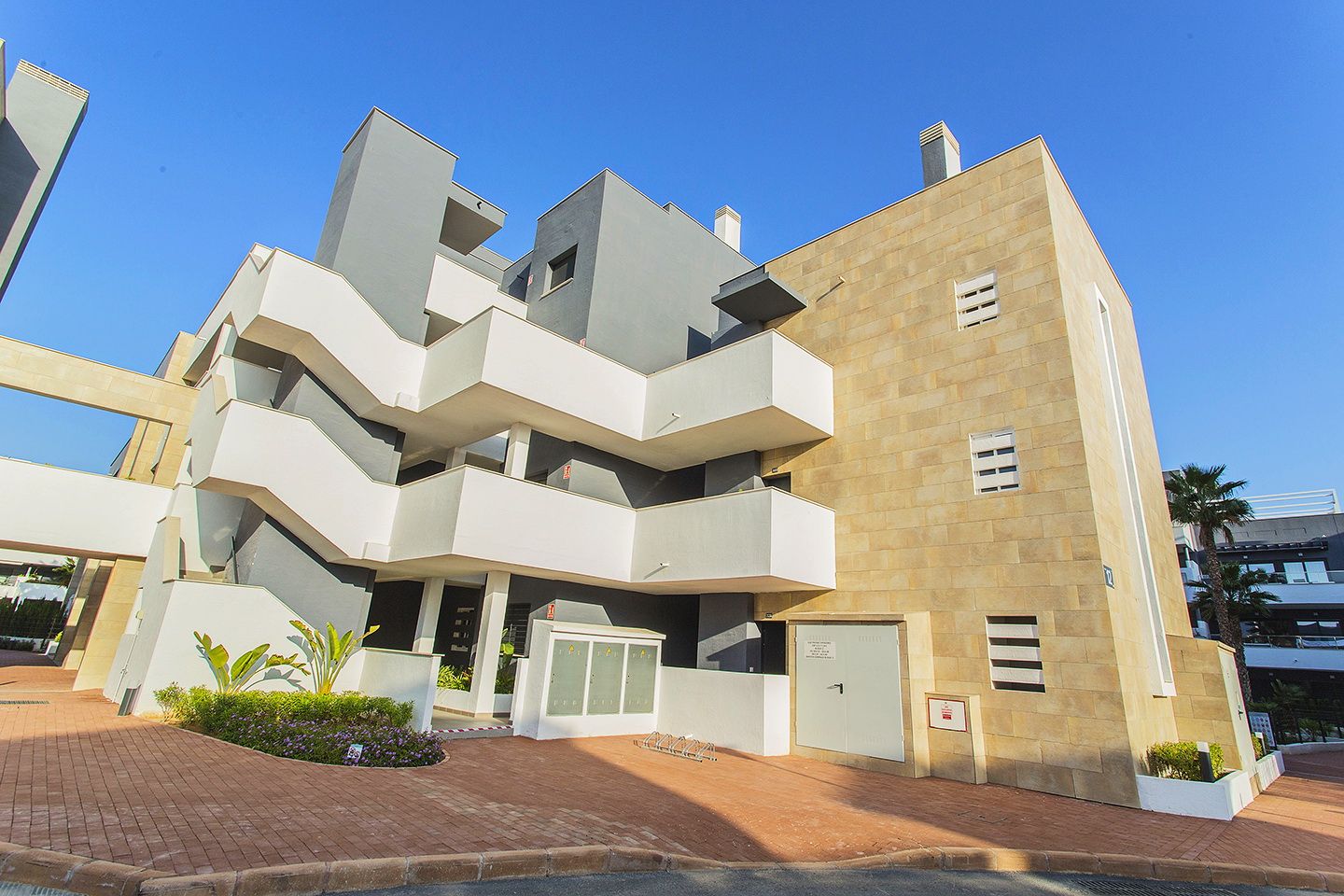 Vista exterior de Planta baixa en venda en Orihuela amb Aire condicionat, Calefacció i Terrassa