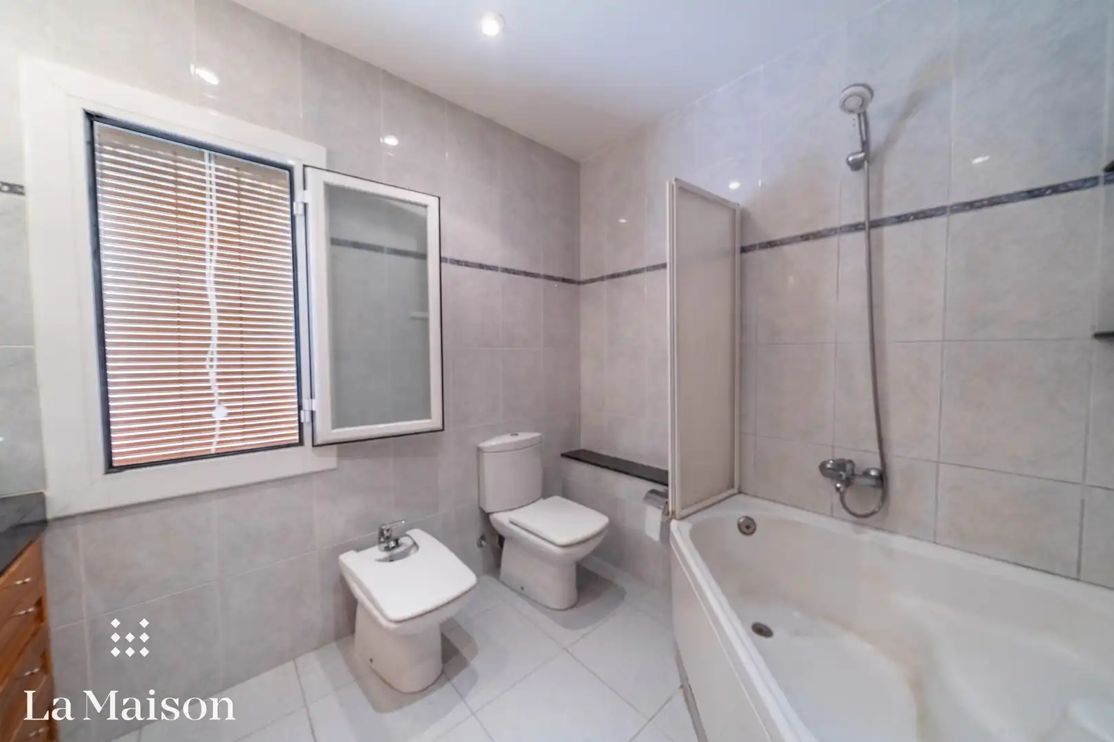 Bany de Casa o xalet en venda en Arenys de Mar amb Jardí privat, Terrassa i Traster