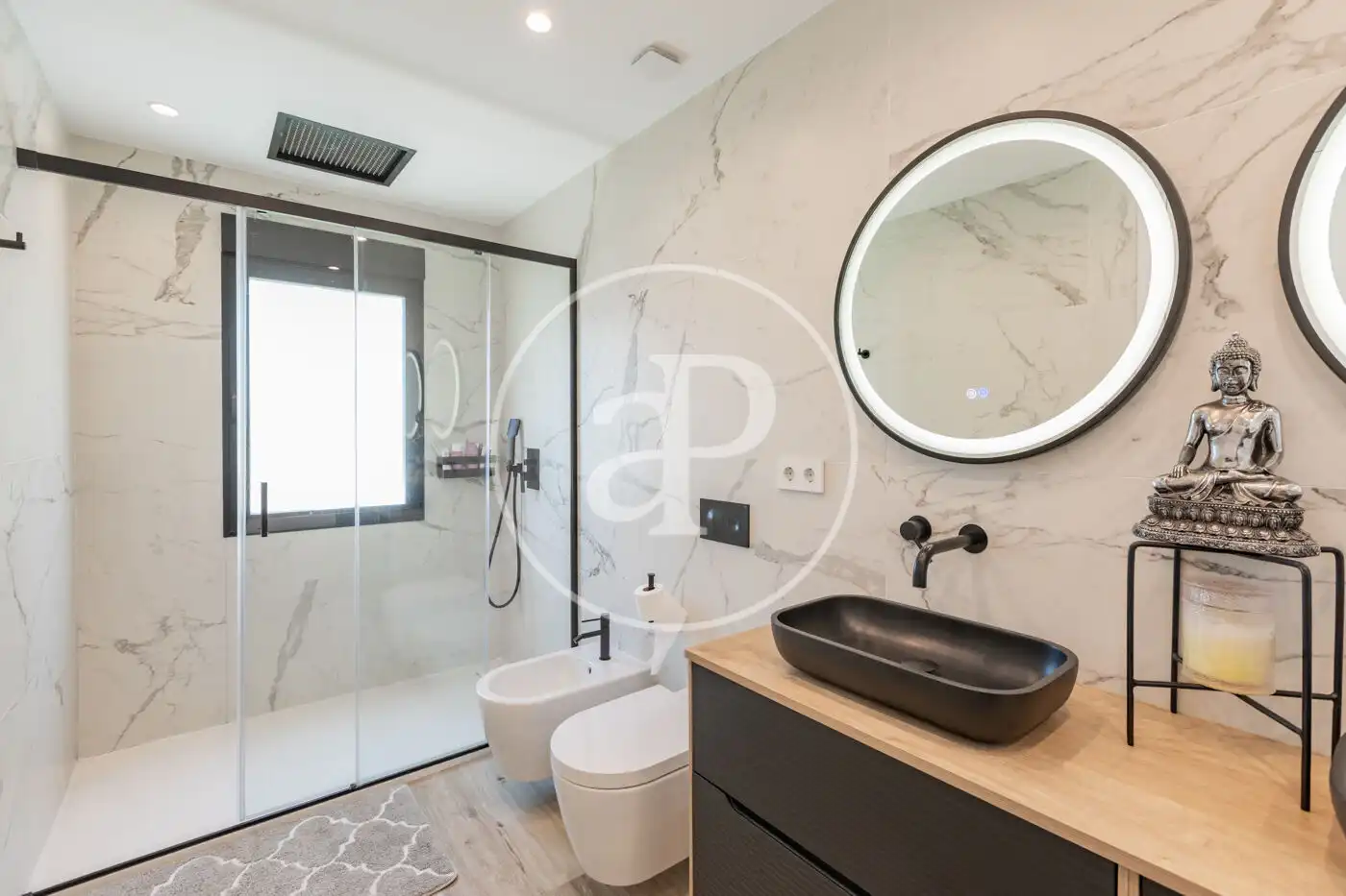 Badezimmer von Haus oder Chalet zum Verkauf in Pozuelo de Alarcón mit Klimaanlage, Heizung und Privatgarten