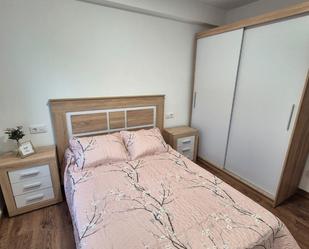 Dormitori de Pis de lloguer en A Coruña Capital  amb Parquet, Moblat i Forn