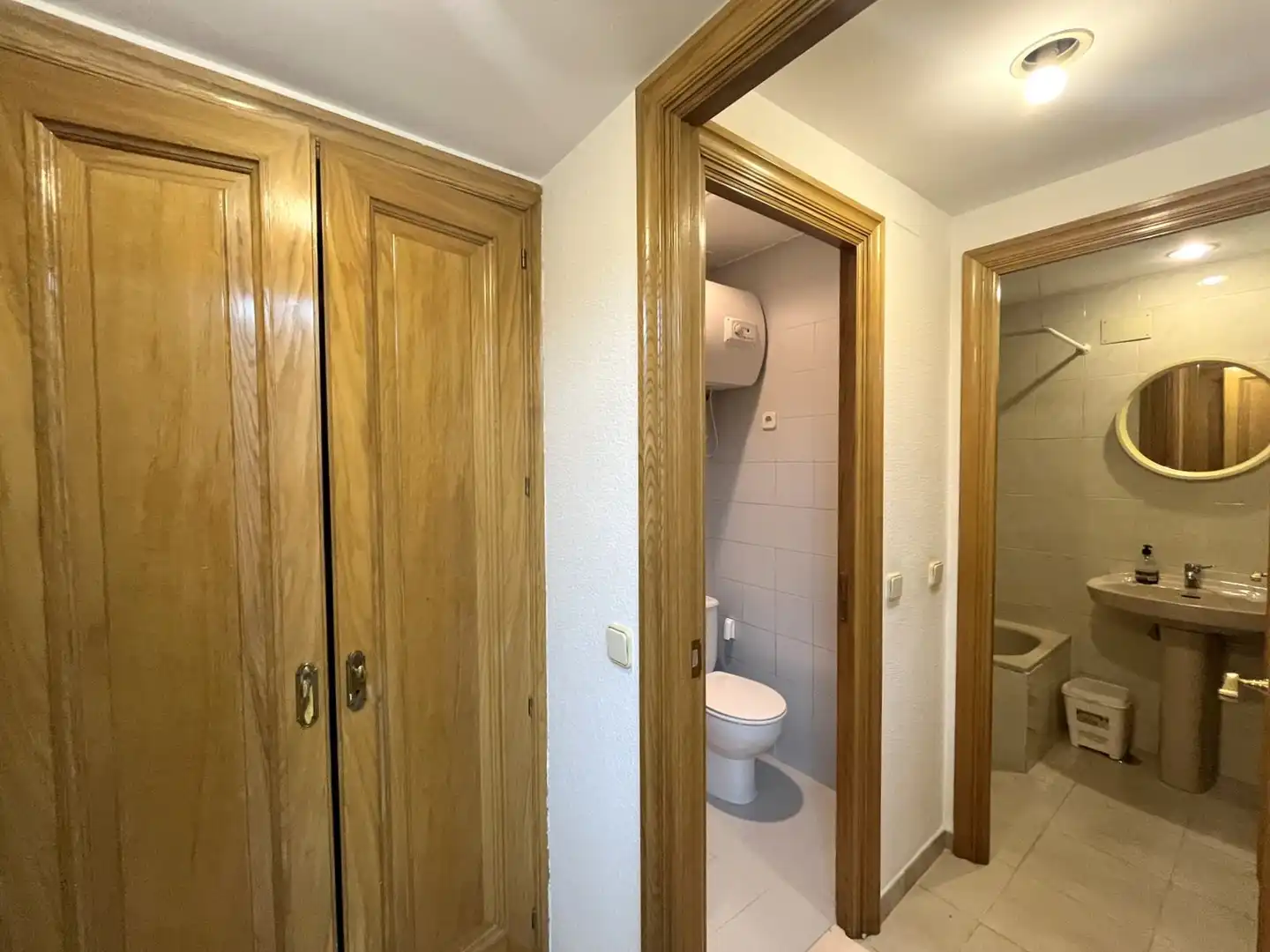 Bathroom of Office for rent in Chamberí