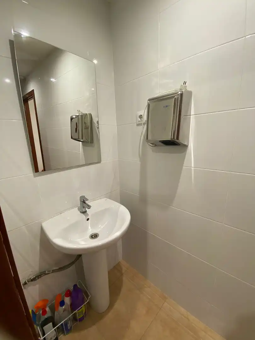 Bany de Local en venda en L'Hospitalet de Llobregat