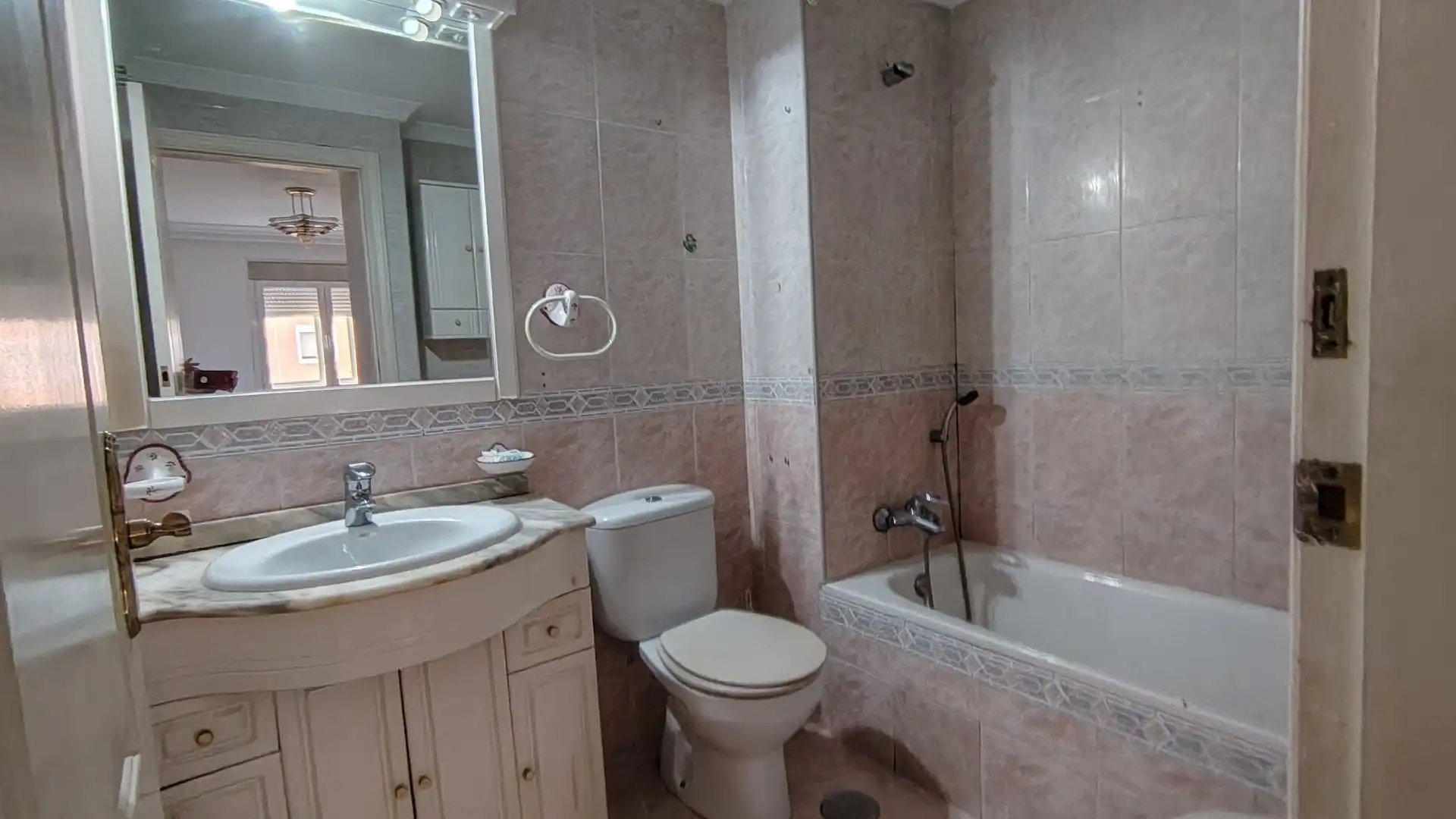 Bathroom of Flat for sale in Torrejón de Ardoz  with Heating, Terrace and Storage room