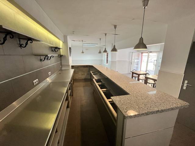 Local comercial en Venta en Carrer del Gaià en La Marina del Port