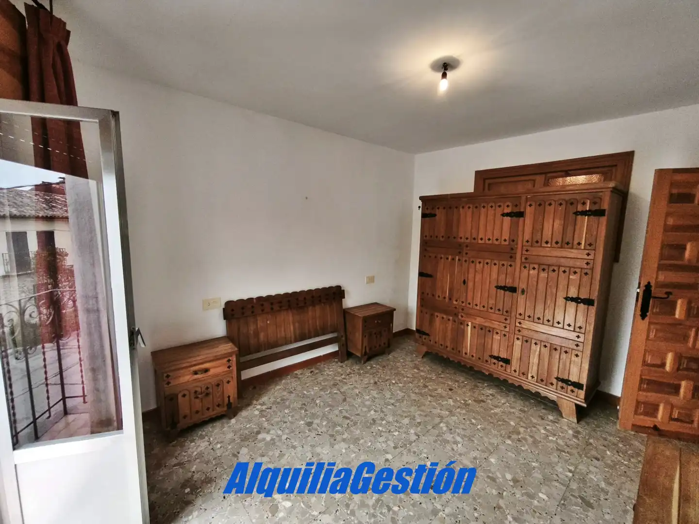 Casa adosada en venta en Tamajón con Calefacción, Terraza y Balcón