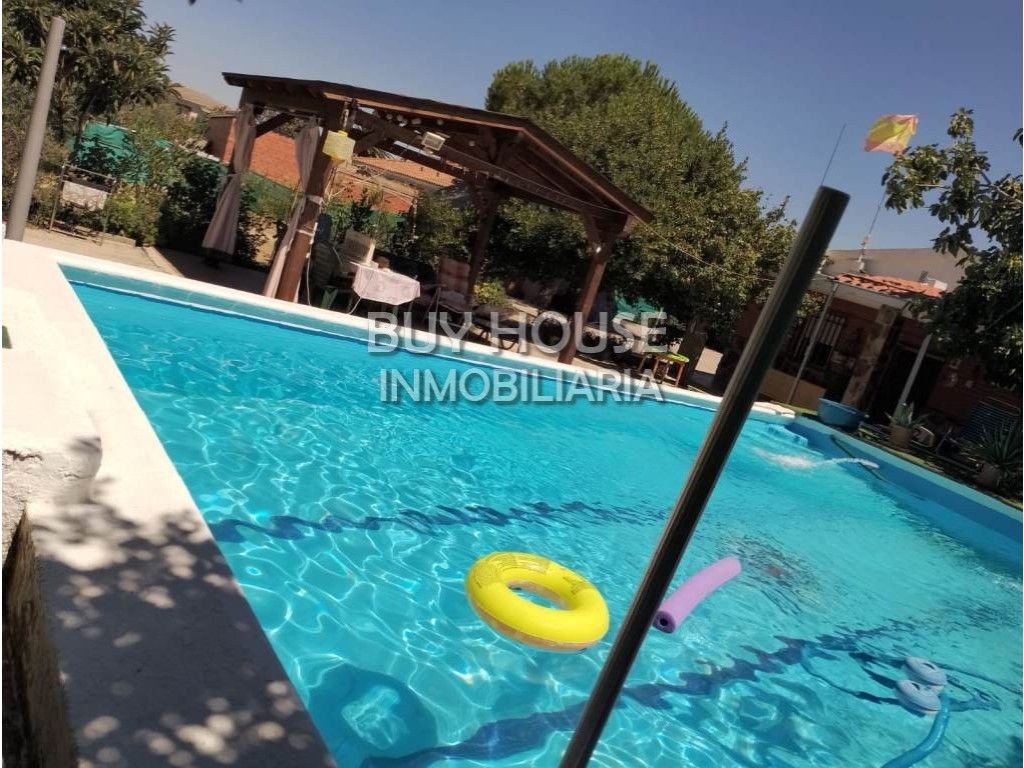 Swimming pool of House or chalet for sale in Cedillo del Condado