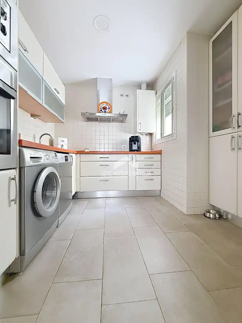 Kitchen of Flat for sale in Jerez de la Frontera  with Air Conditioner, Private garden and Parquet flooring