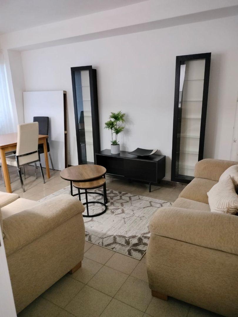 Living room of Flat for rent in  Zaragoza Capital  with Heating, Furnished and Oven