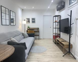 Living room of Flat to rent in  Madrid Capital  with Air Conditioner and Furnished