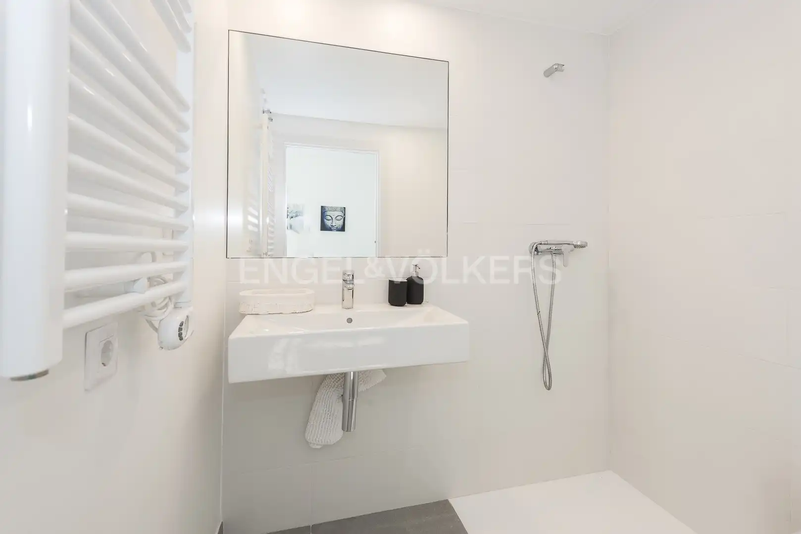 Bathroom of Flat for sale in Cubelles  with Air Conditioner, Heating and Terrace