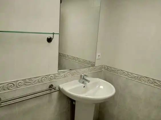 Bany de Casa o xalet en venda en Guillena amb Aire condicionat, Calefacció i Jardí privat