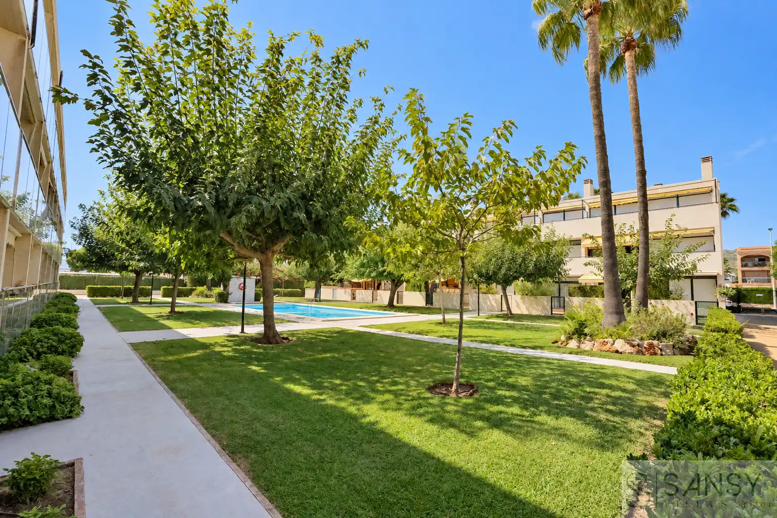 Apartment with pool for sale in Puerto
