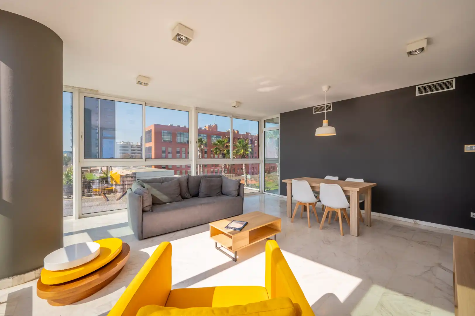 Sala de estar de Piso en venta en Barcelona con Aire acondicionado, Calefacción y Terraza