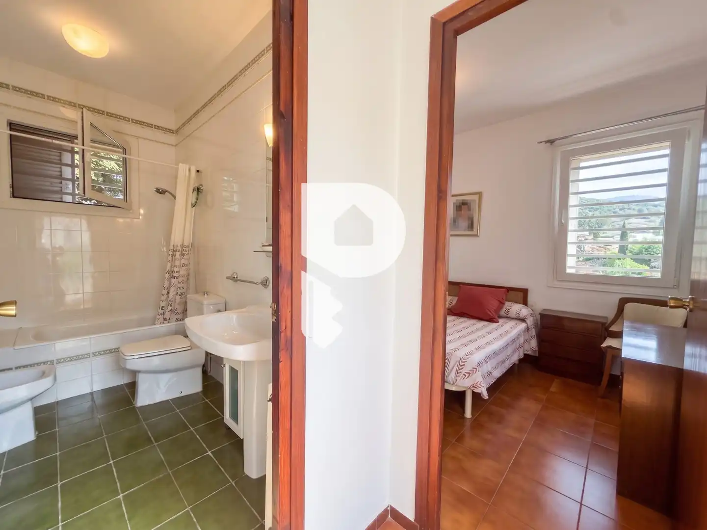 Bathroom of Houses for sale in Cervelló  with Air Conditioner, Heating and Private garden