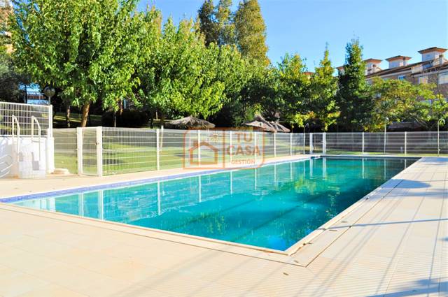 Casa adosada en Alquiler en Calle Paraíso Terrenal en Ruta de la Plata
