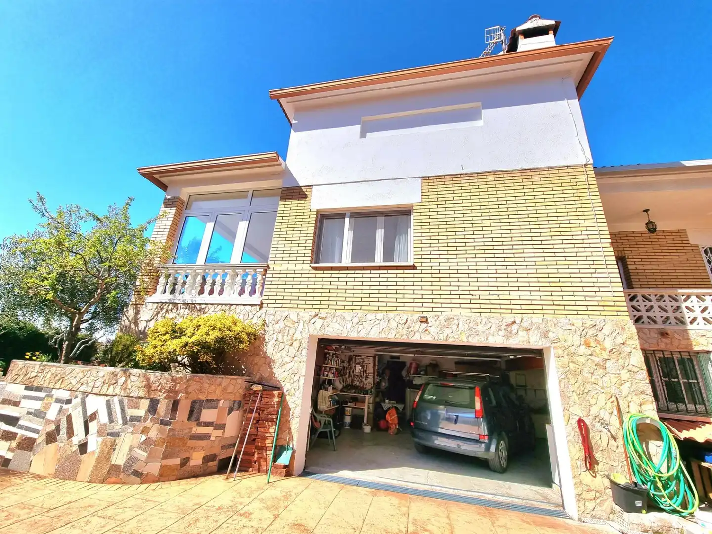 Vista exterior de Casa o xalet en venda en Lloret de Mar amb Calefacció, Jardí privat i Terrassa