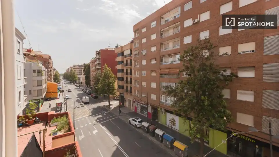 Vista exterior de Piso de alquiler en Valencia con Aire acondicionado, Calefacción y Amueblado