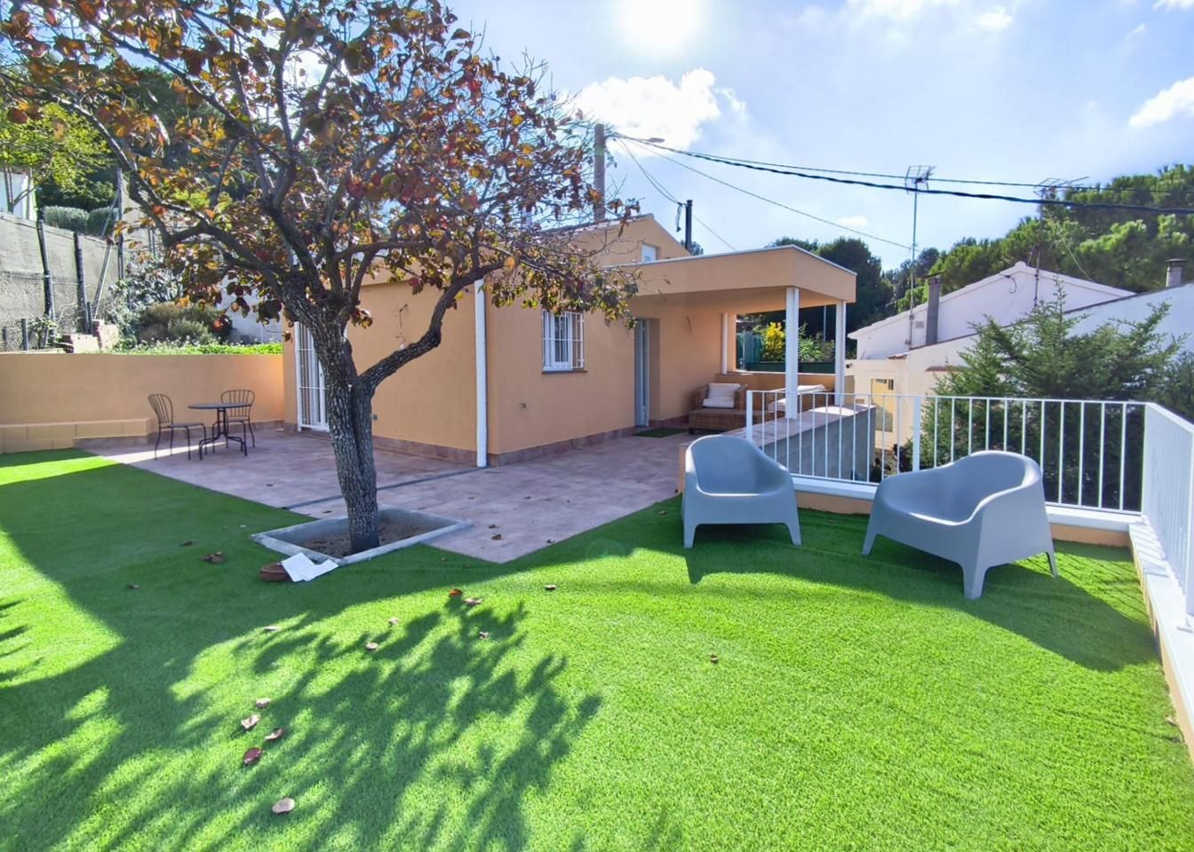 Garden of House or chalet for sale in Terrassa  with Air Conditioner, Private garden and Terrace