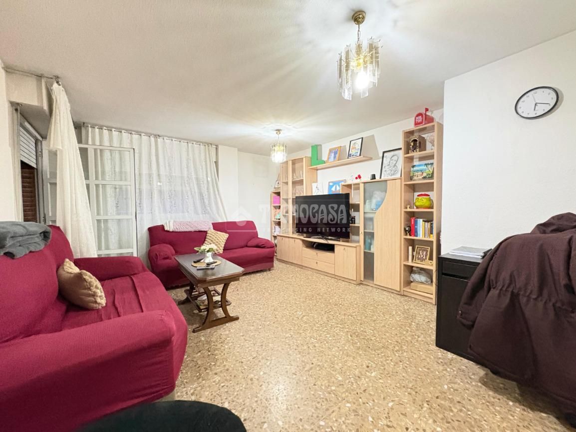 Sala de estar de Piso en venta en  Madrid Capital