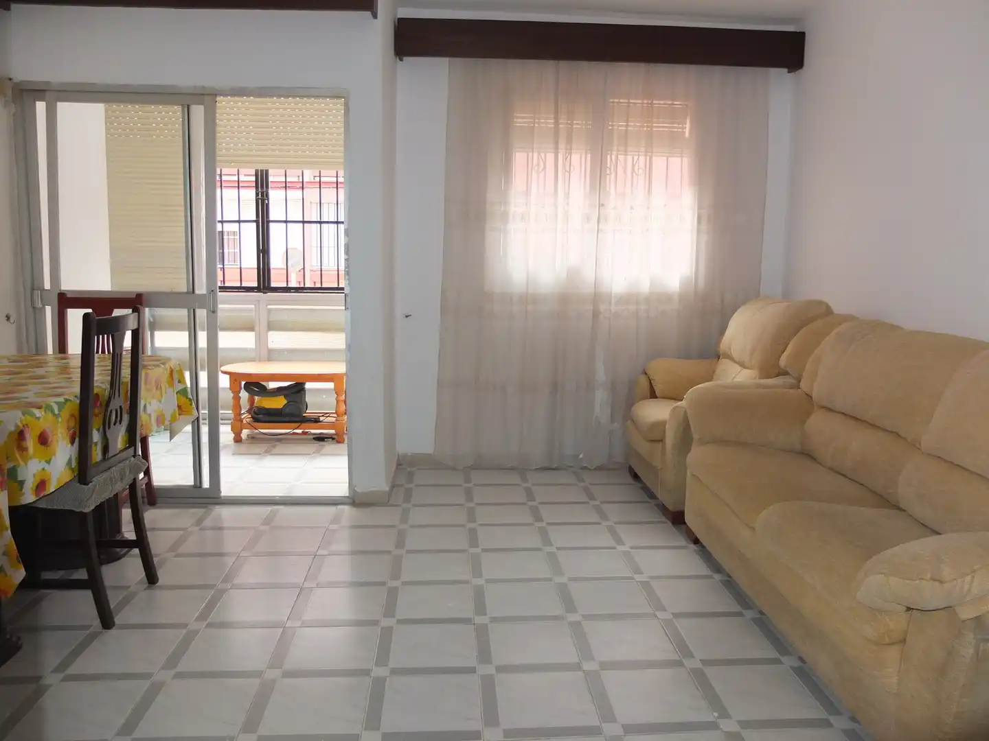 Sala d'estar de Planta baixa en venda en Algeciras amb Terrassa, Traster i Moblat