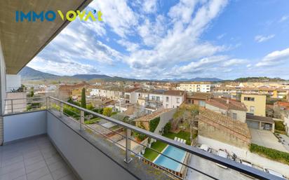 Vista exterior de Àtic en venda en Banyoles amb Aire condicionat