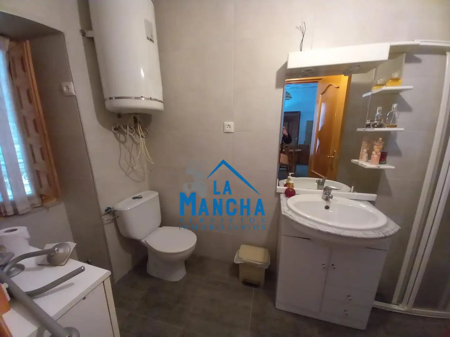 Bathroom of Houses for sale in Chinchilla de Monte-Aragón  with Furnished