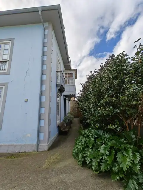 Vista exterior de Casa o xalet en venda en Trabada amb Calefacció, Jardí privat i Terrassa