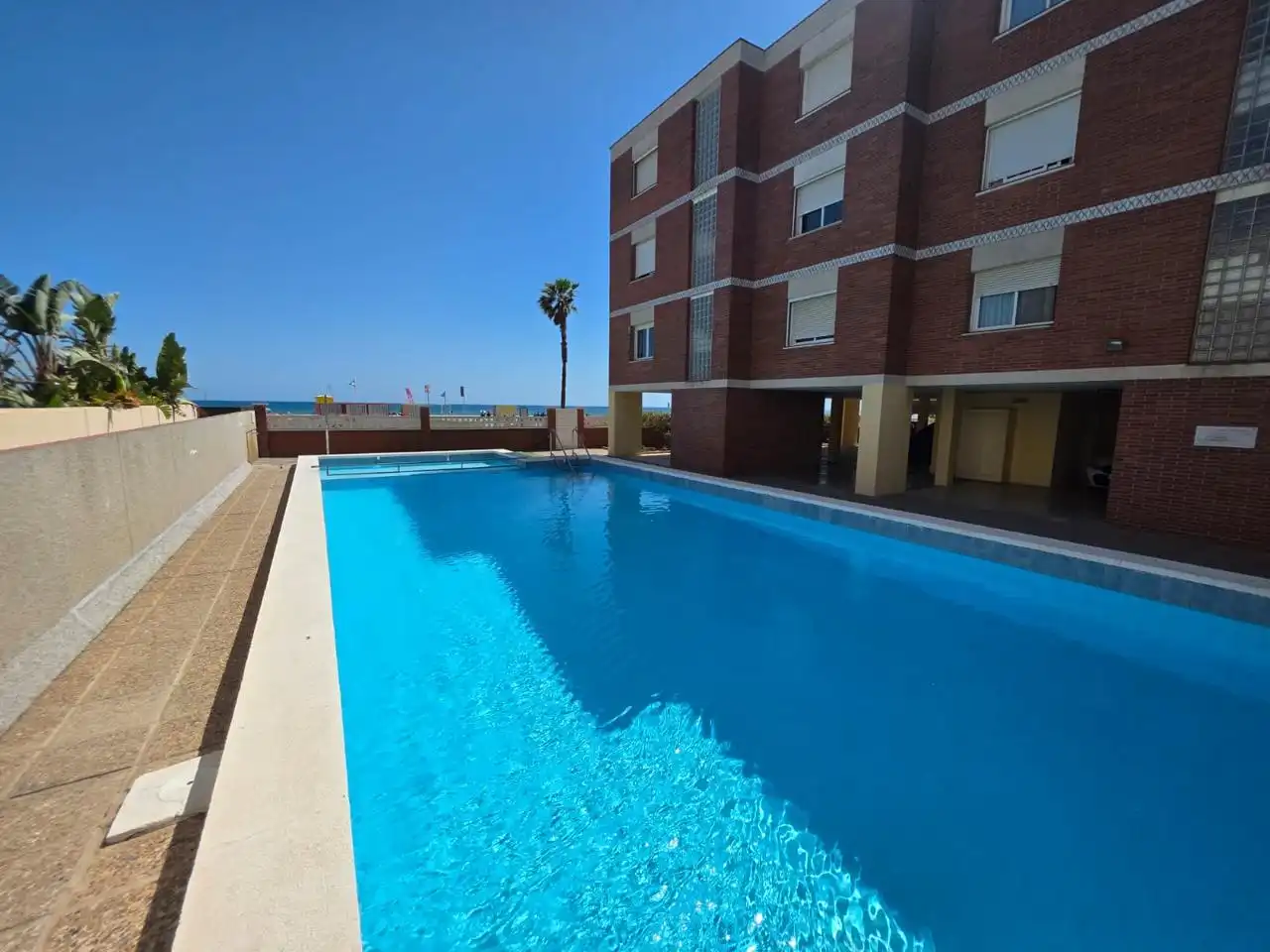 Schwimmbecken von Wohnung zur Miete in Castelldefels mit Klimaanlage, Terrasse und Möbliert