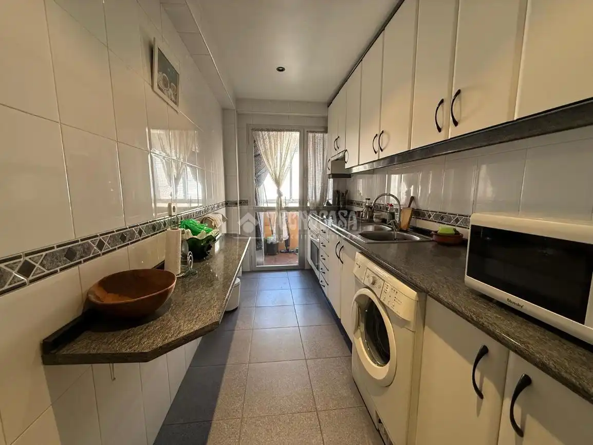 Küche von Wohnung zum Verkauf in Alcobendas mit Klimaanlage, Heizung und Parkett