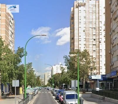 Vista exterior de Piso en venta en  Sevilla Capital