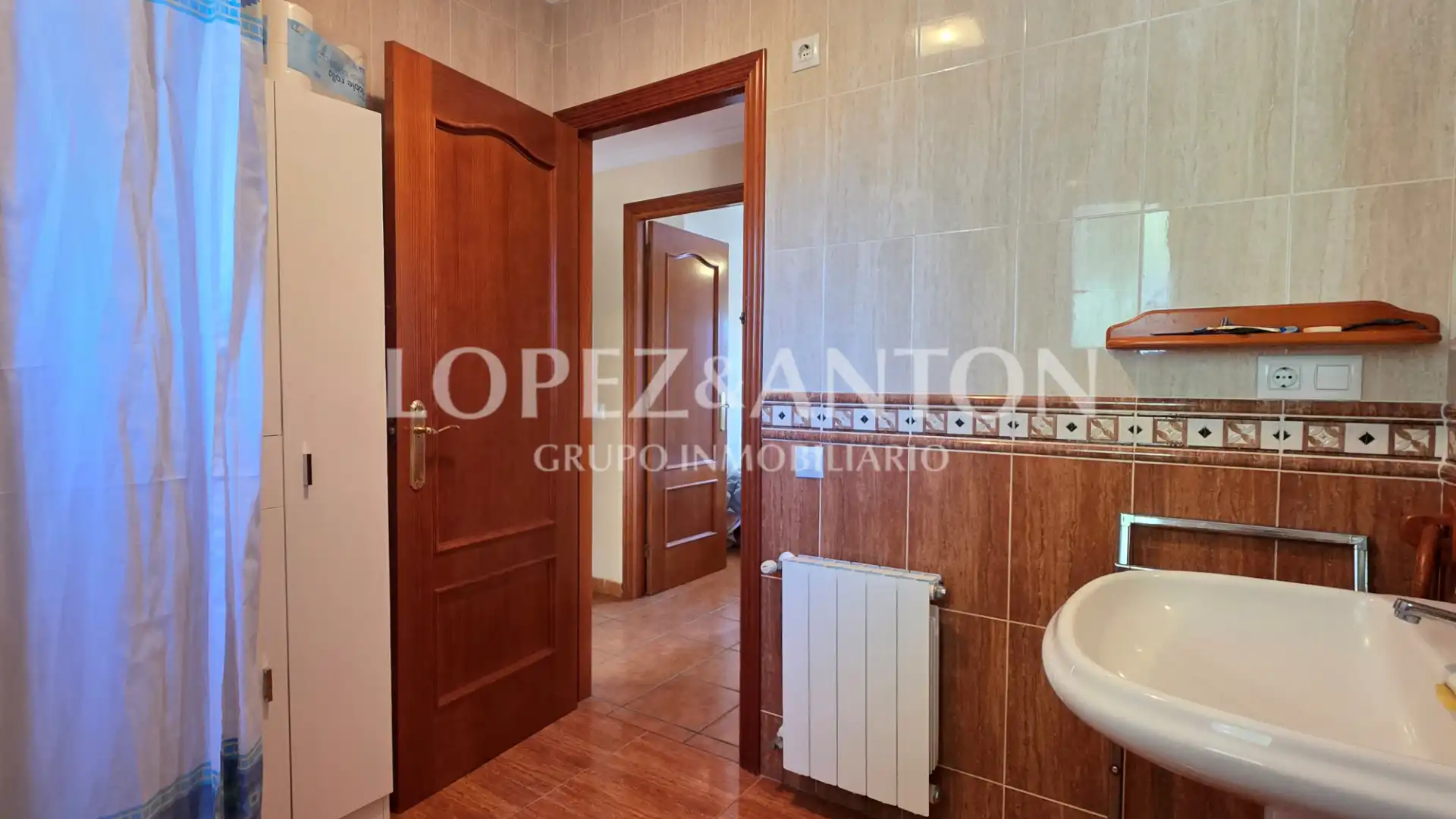 Bany de Casa o xalet en venda en L'Eliana amb Aire condicionat, Calefacció i Jardí privat