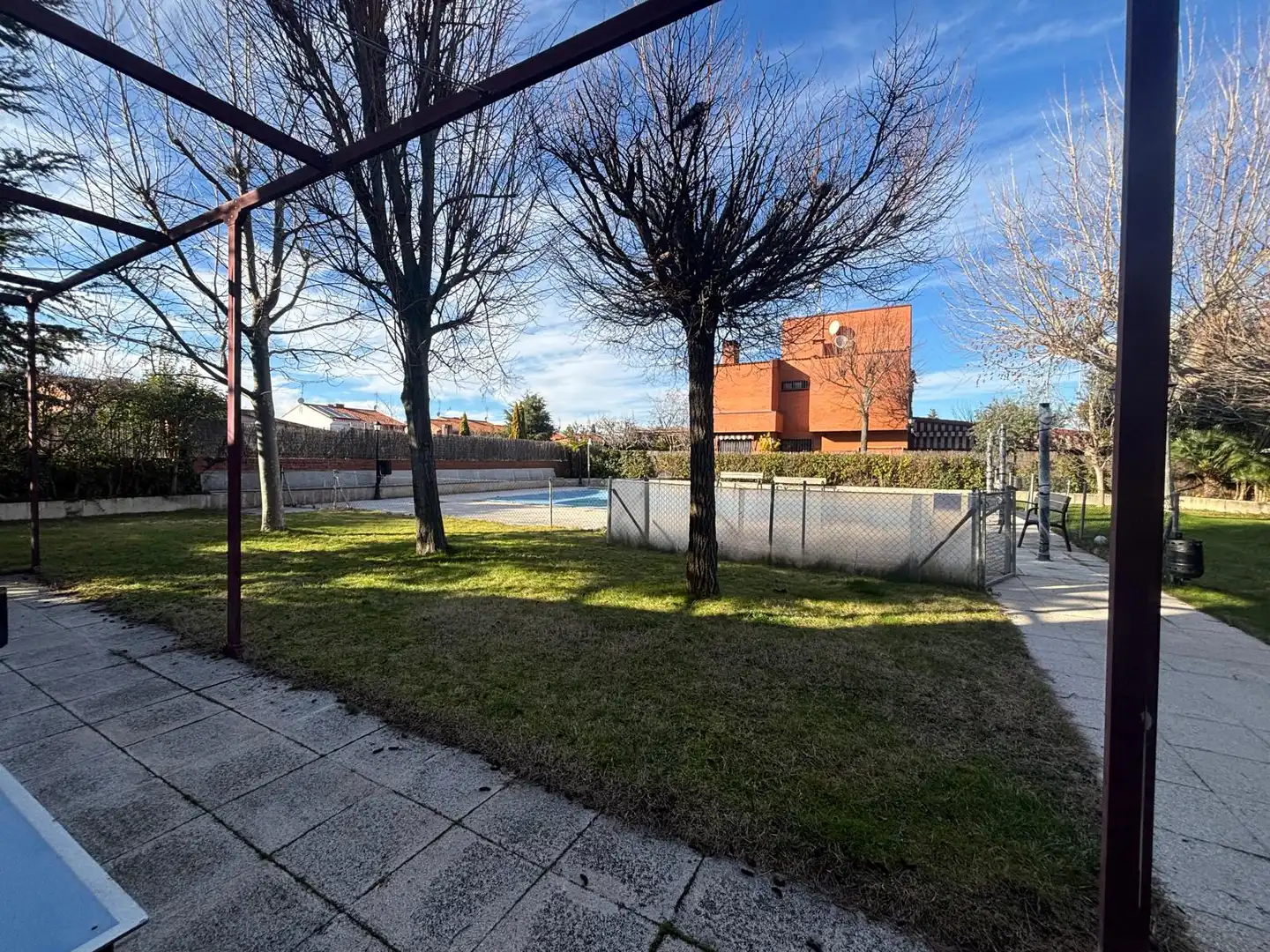 Piscina de Casa adosada en venda en Rivas-Vaciamadrid amb Calefacció, Jardí privat i Parquet