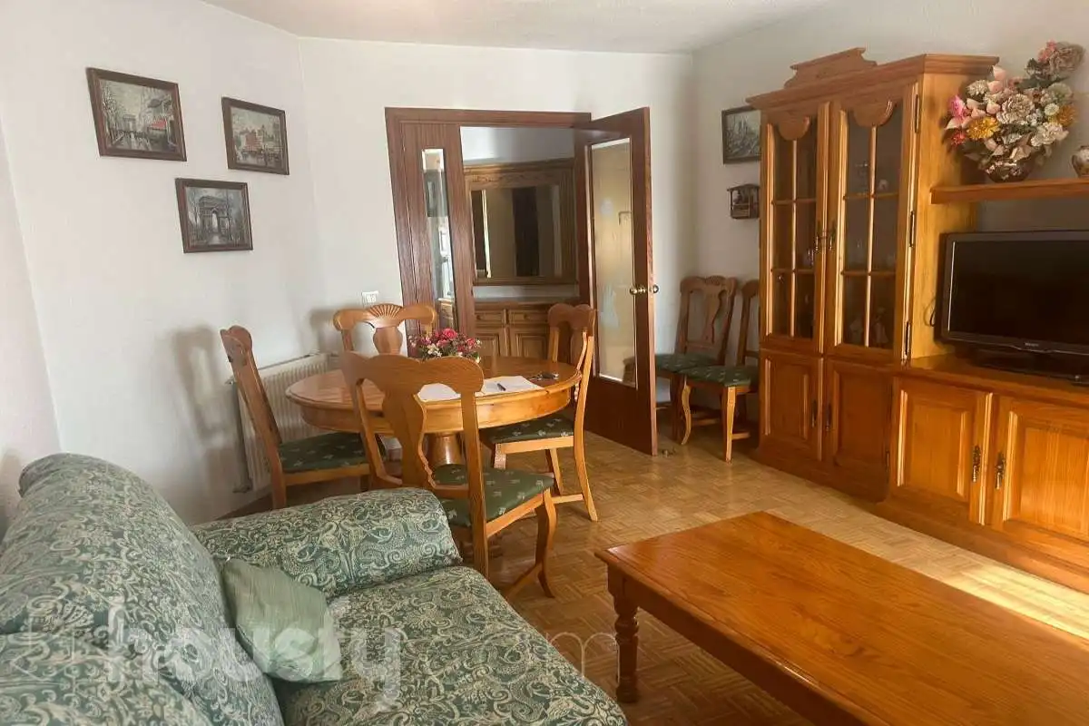 Flat for rent in Calle Río Estenilla, Santa María de Benquerencia