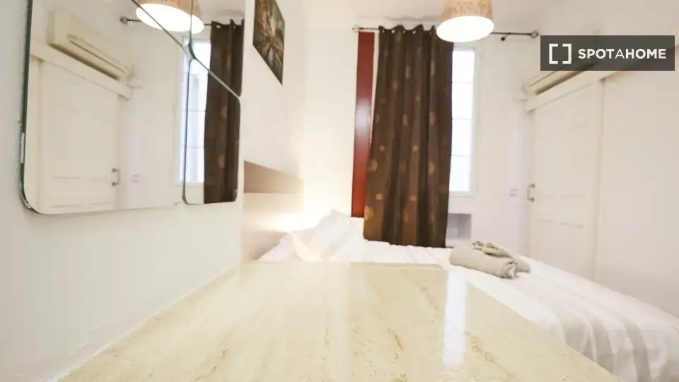 Habitación de Piso de alquiler en Madrid con Aire acondicionado, Calefacción y Amueblado