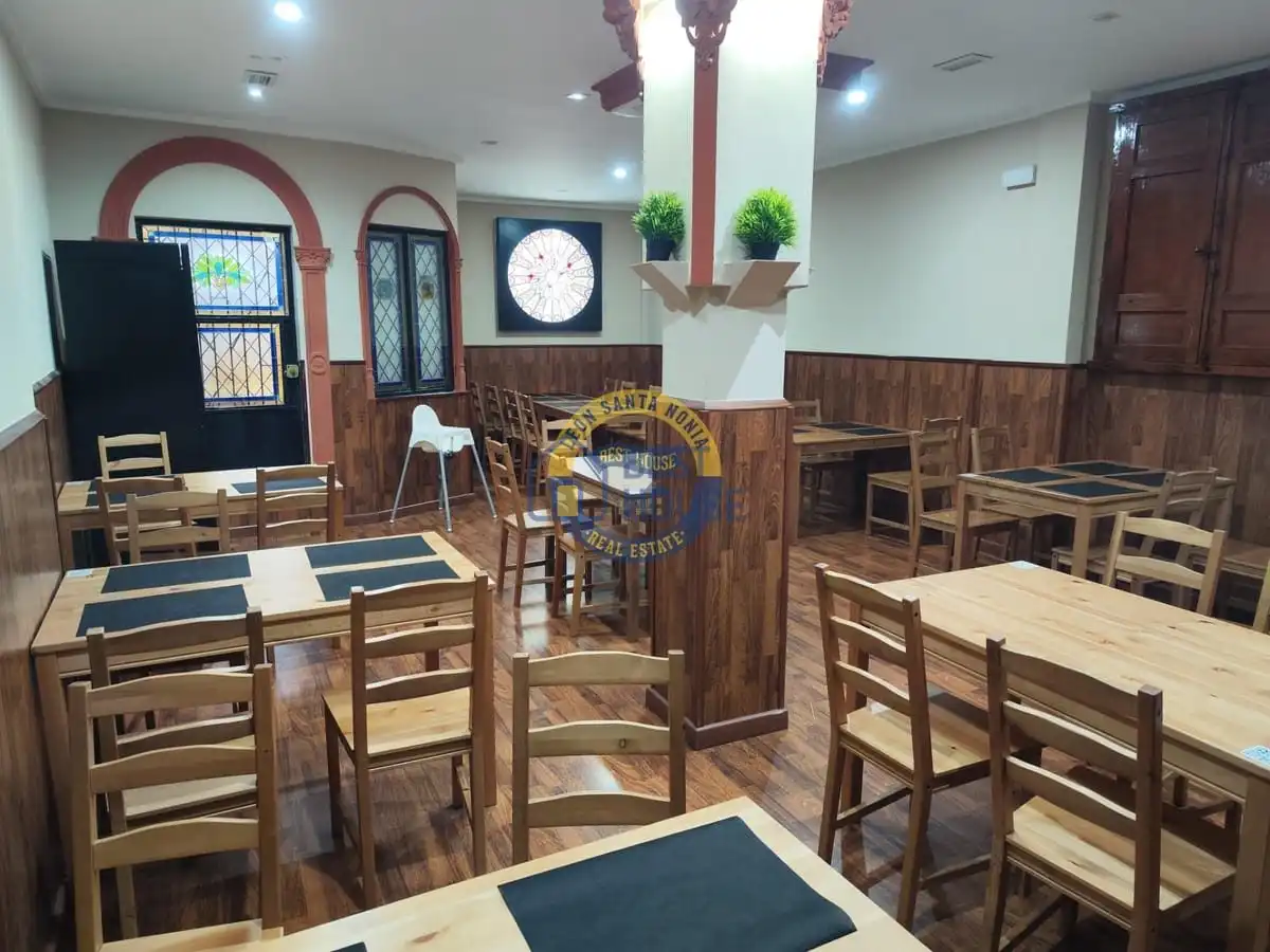 Business premises for sale in Casco Antiguo, imagen 2